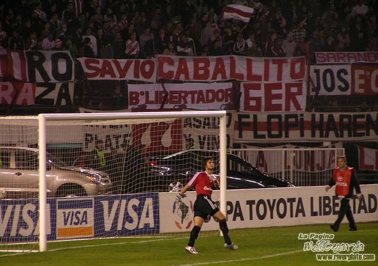 River Plate vs Liga Universitaria de Quito (LIB 2005) 14